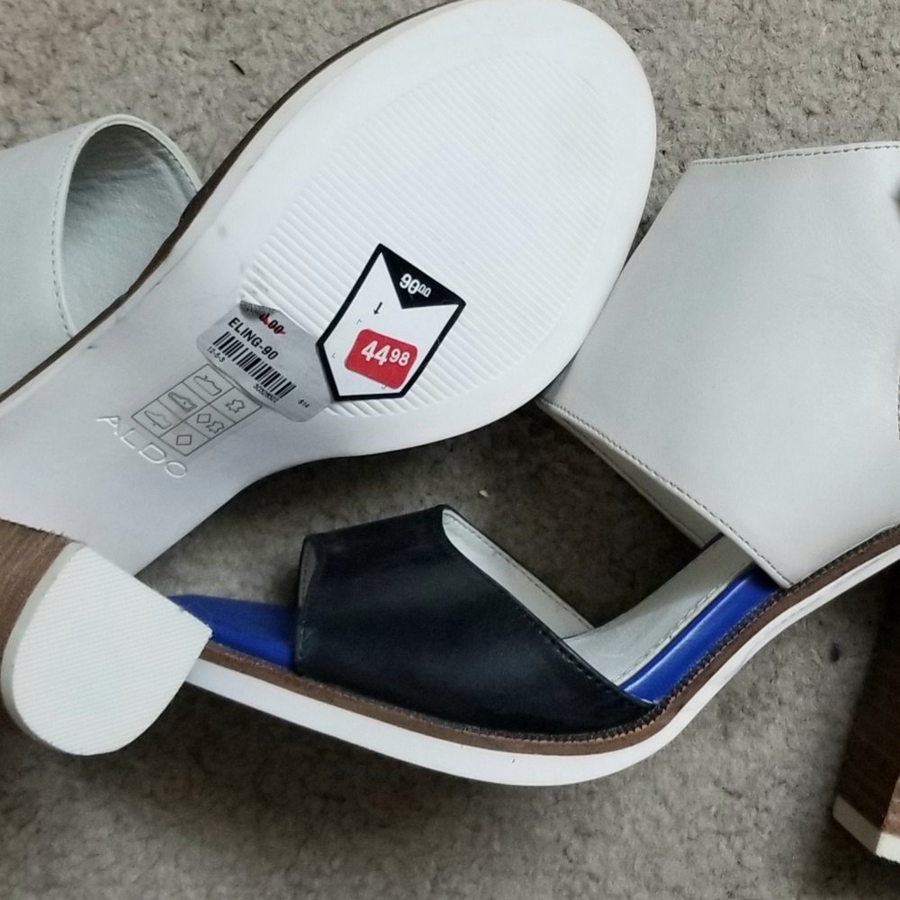 Shoe - Picture 2 of 4